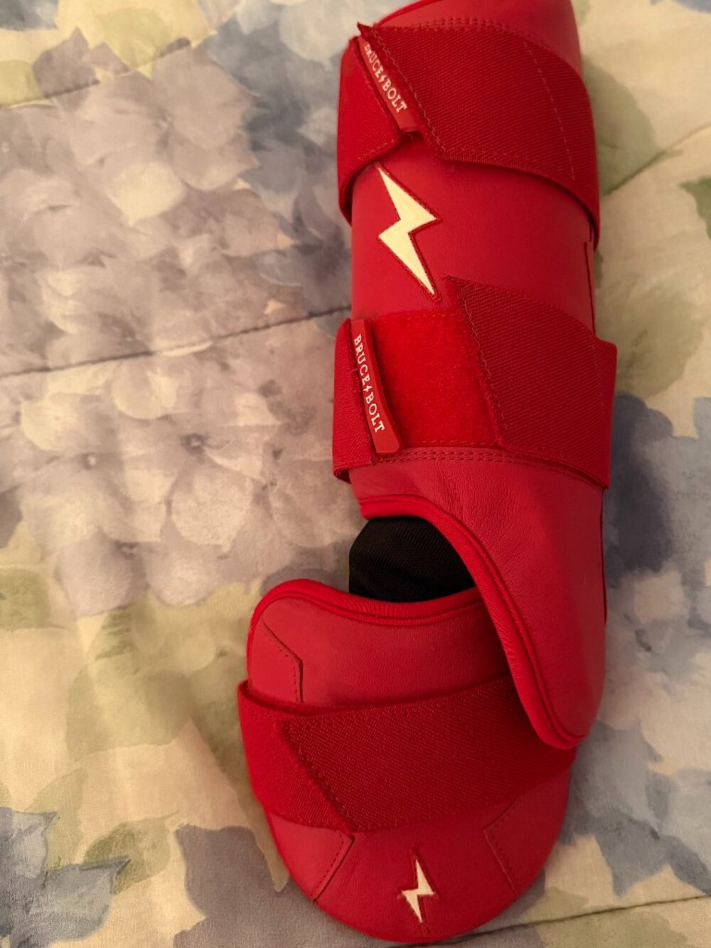 BRUCE BOLT Premium Pro Batter's Leg Guard Red - Brand New